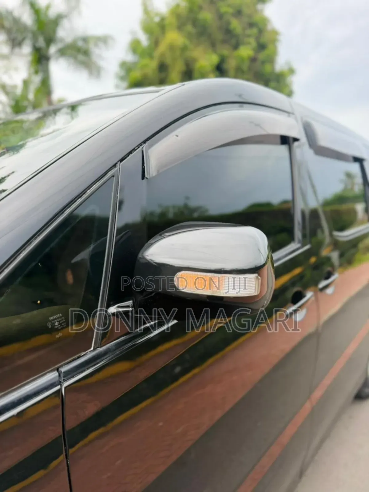 Toyota Alphard 2.4 Petrol AWD 2004 Black
