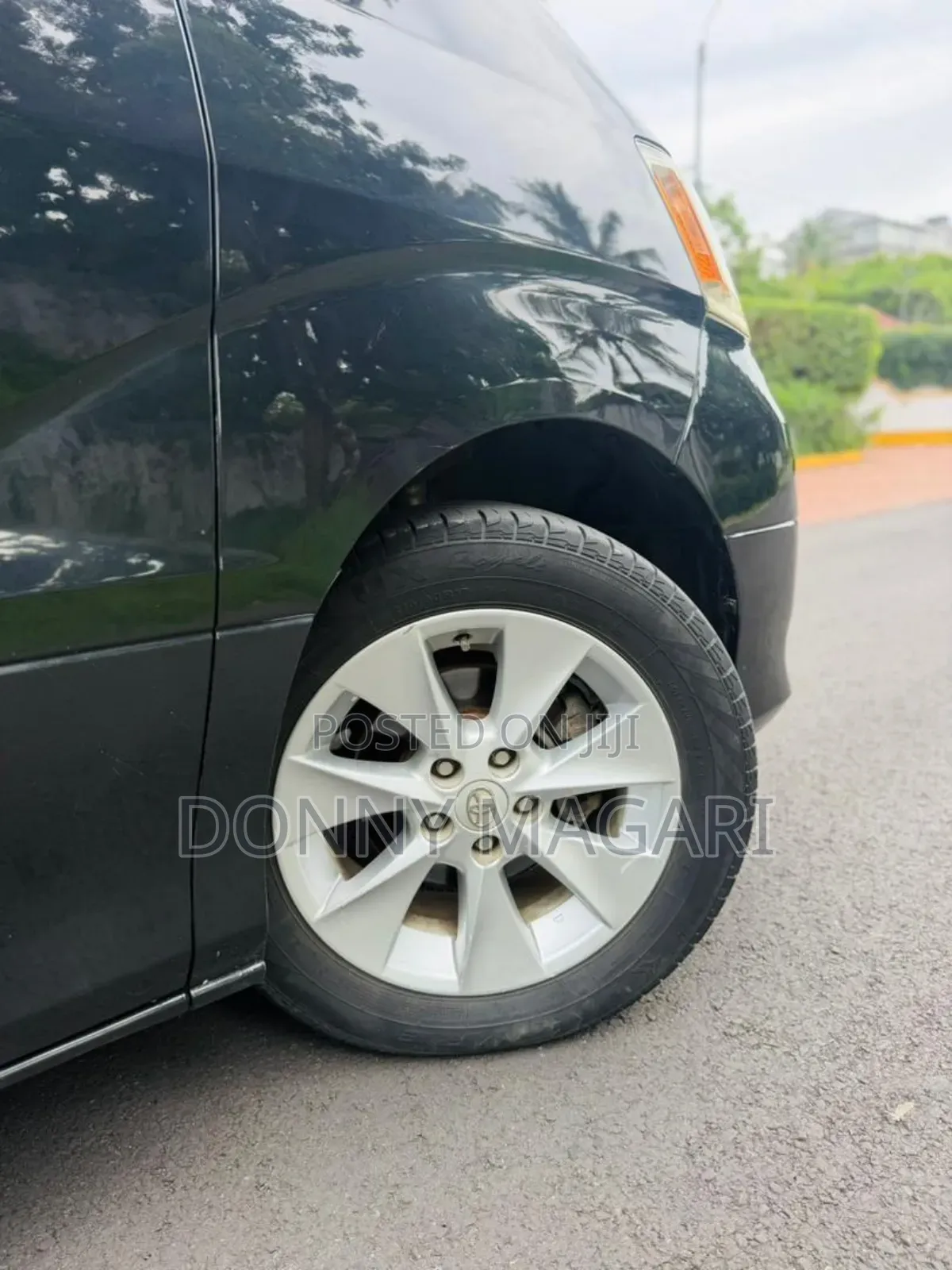 Toyota Alphard 2.4 Petrol AWD 2004 Black