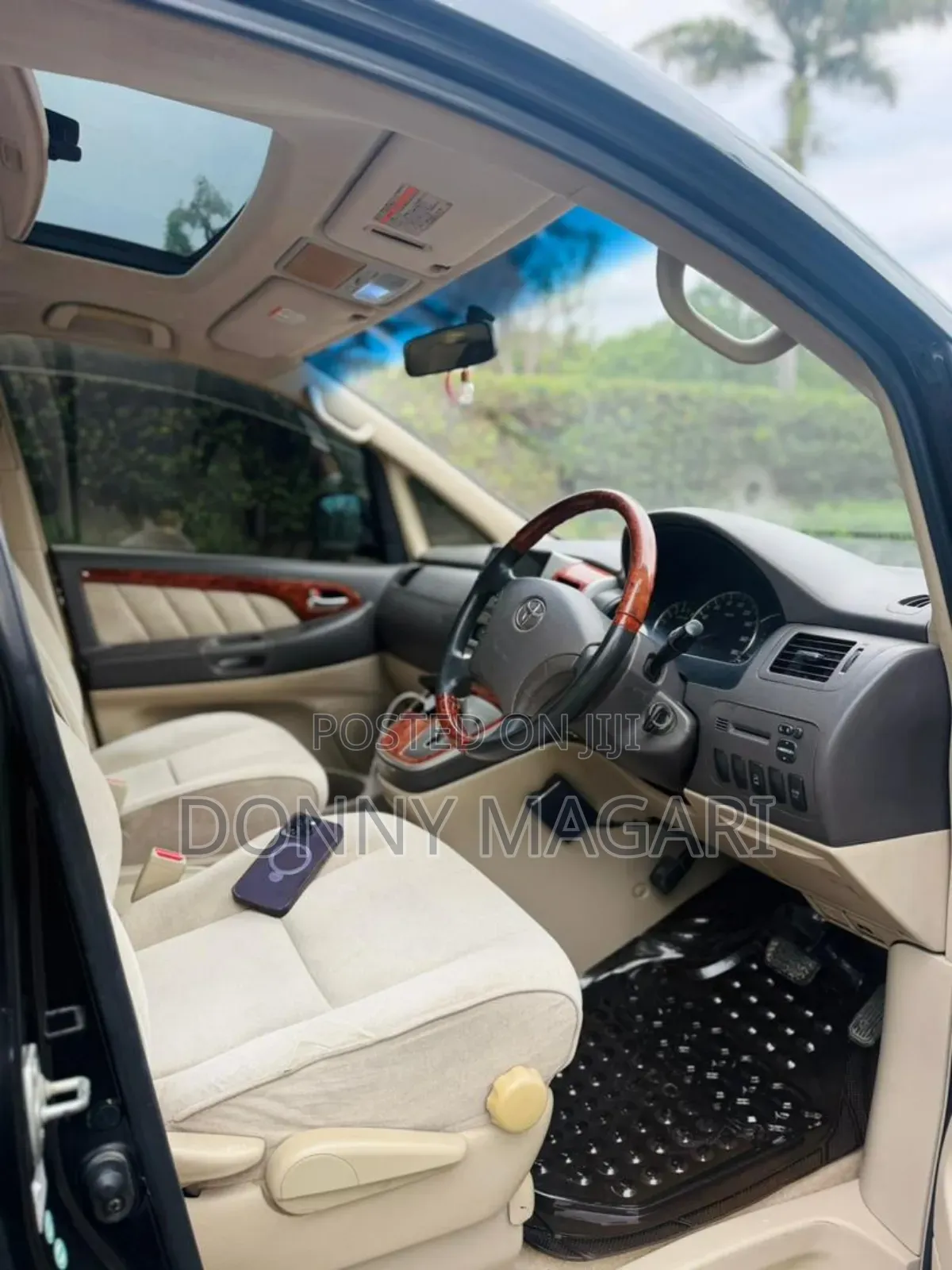 Toyota Alphard 2.4 Petrol AWD 2004 Black