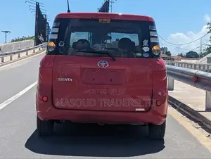 Toyota Sienta 1.5 AWD 2005 Red