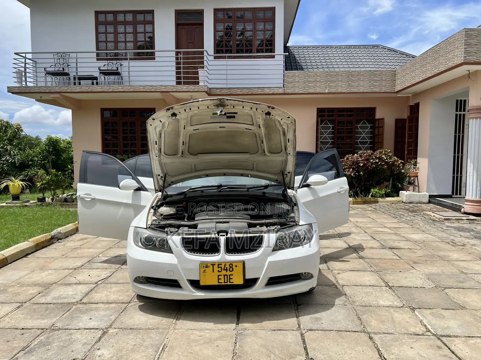 BMW 3 Series 320i RWD 2010 White