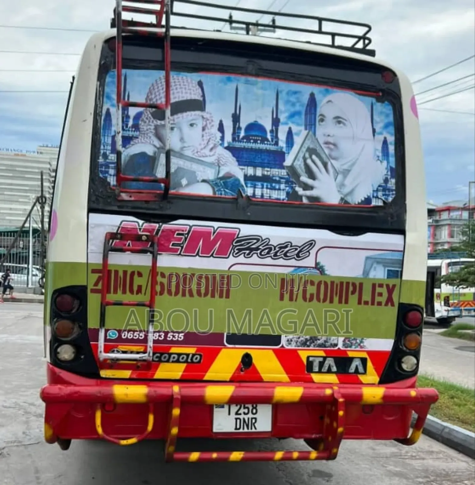 Tata Starbus Ultra Skool 1998 White