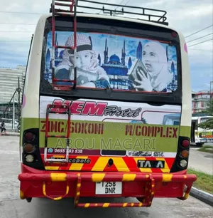 Tata Starbus Ultra Skool 1998 White