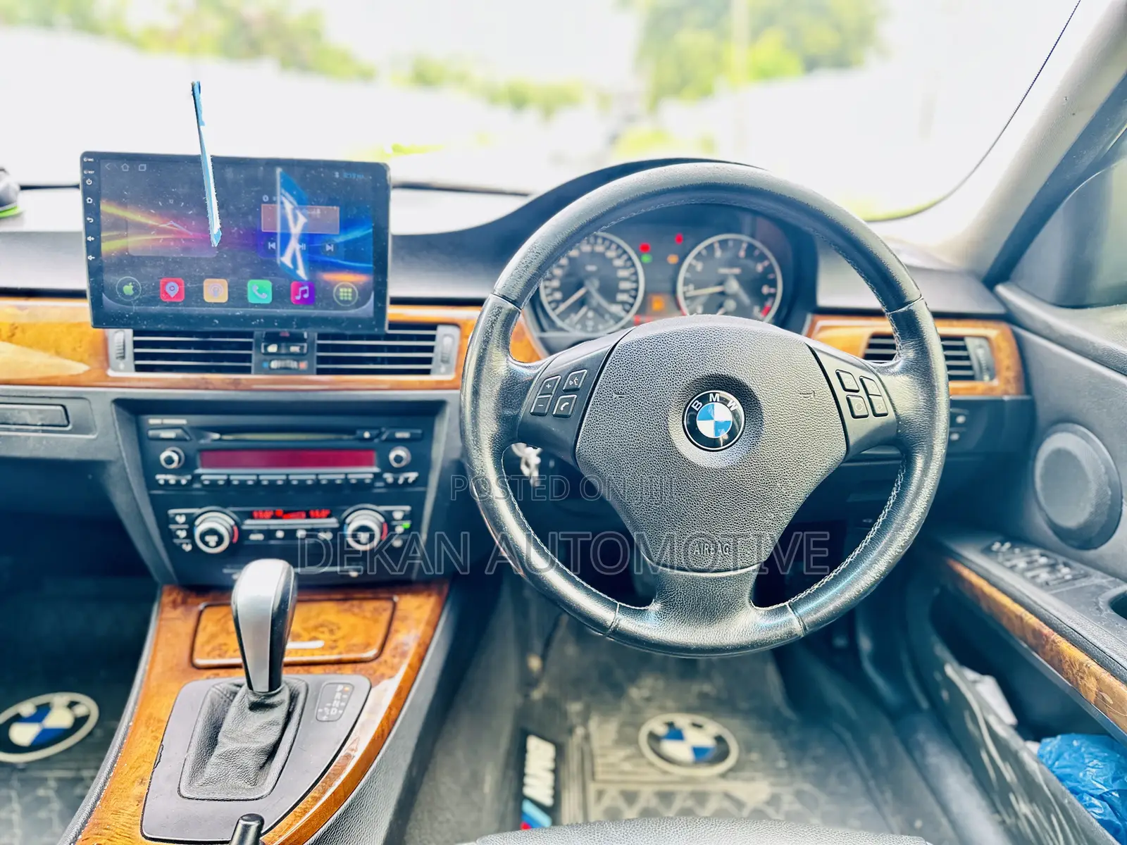 BMW 3 Series 316i RWD 2010 White