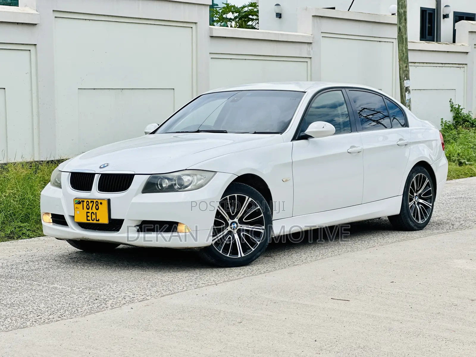 BMW 3 Series 316i RWD 2010 White