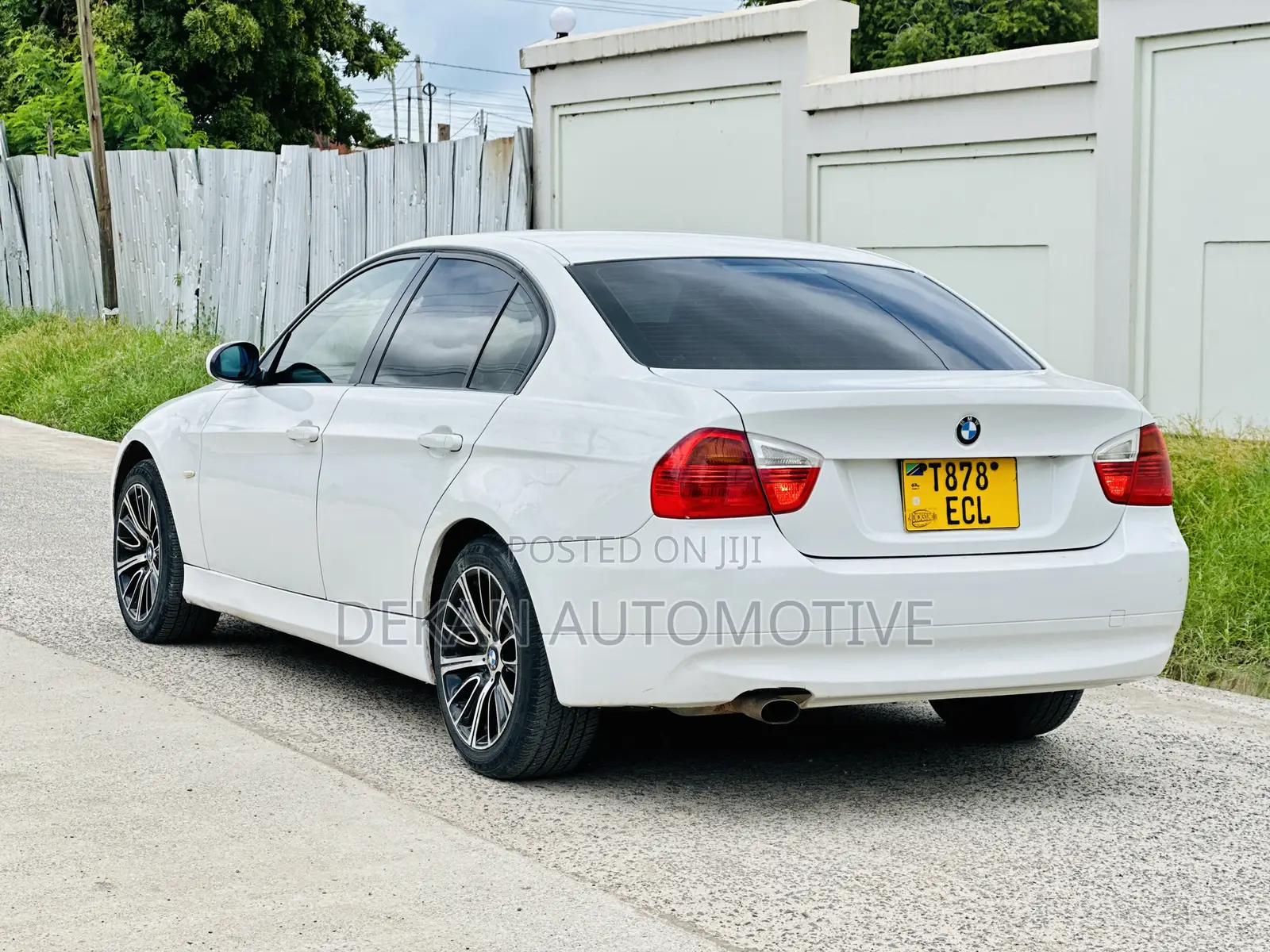 BMW 3 Series 316i RWD 2010 White