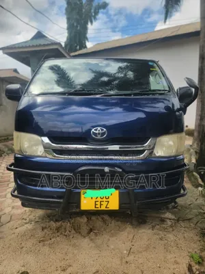 Toyota Quantum 2006 Blue
