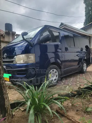 Toyota Quantum 2006 Blue