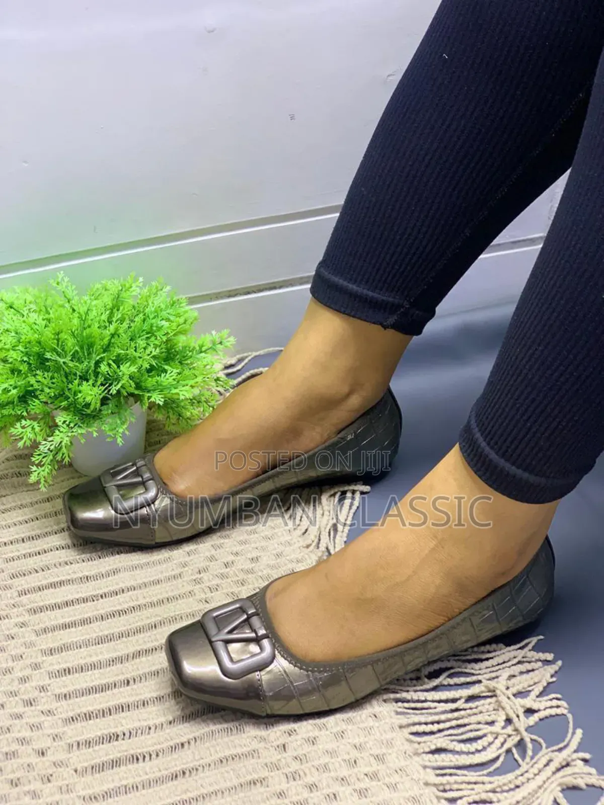 Flat Ladies Shoes