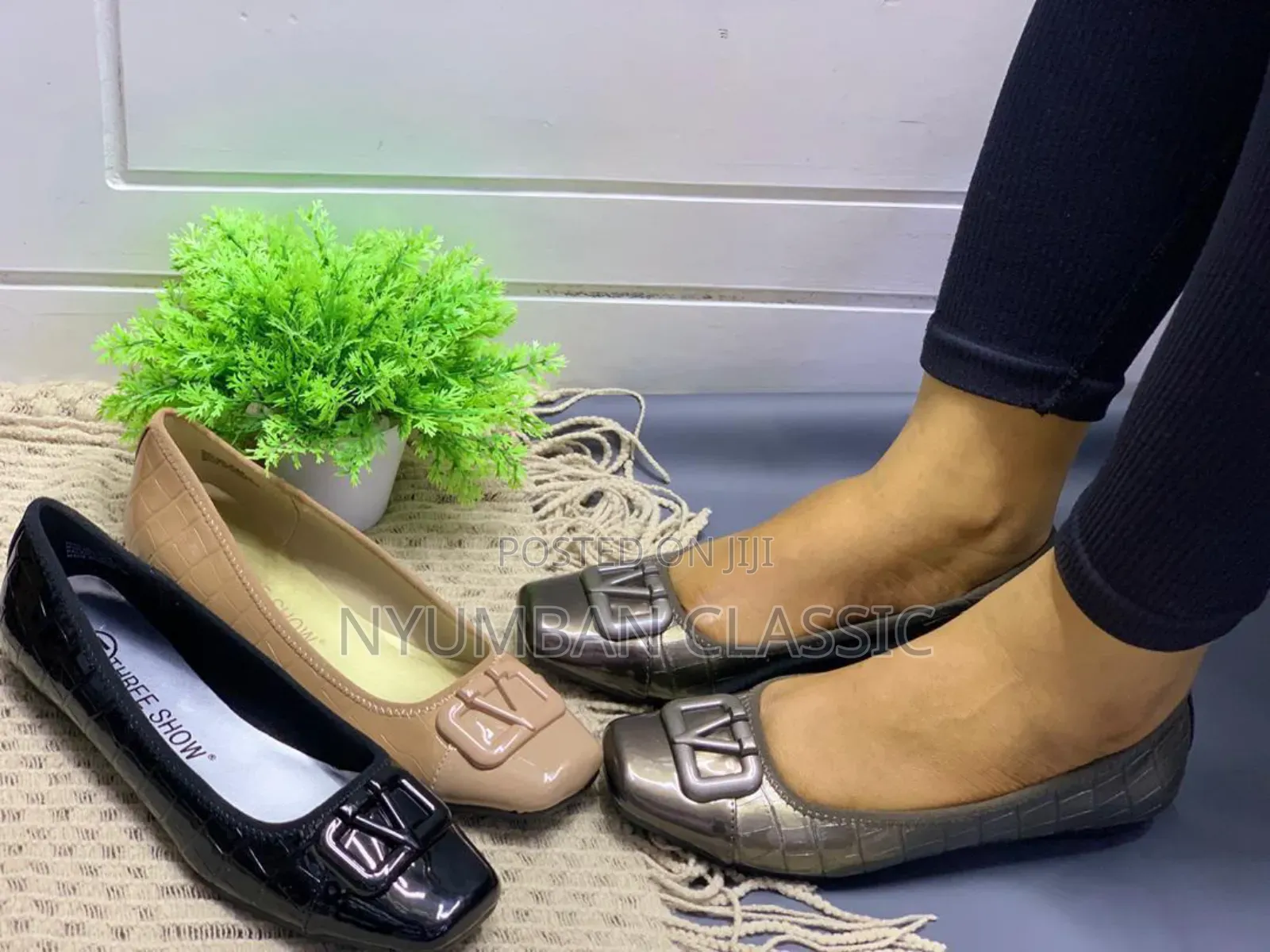 Flat Ladies Shoes