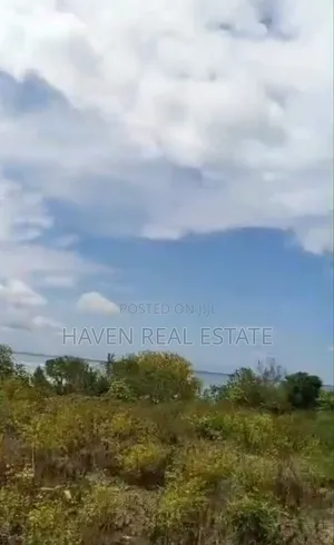 Beach Plot for Sale at Zanzibar Pongwe