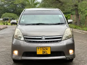 Toyota ISIS 2006 Gray