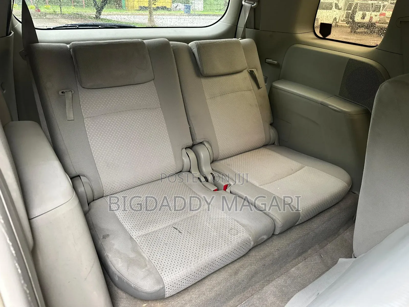 Toyota ISIS 2006 Gray