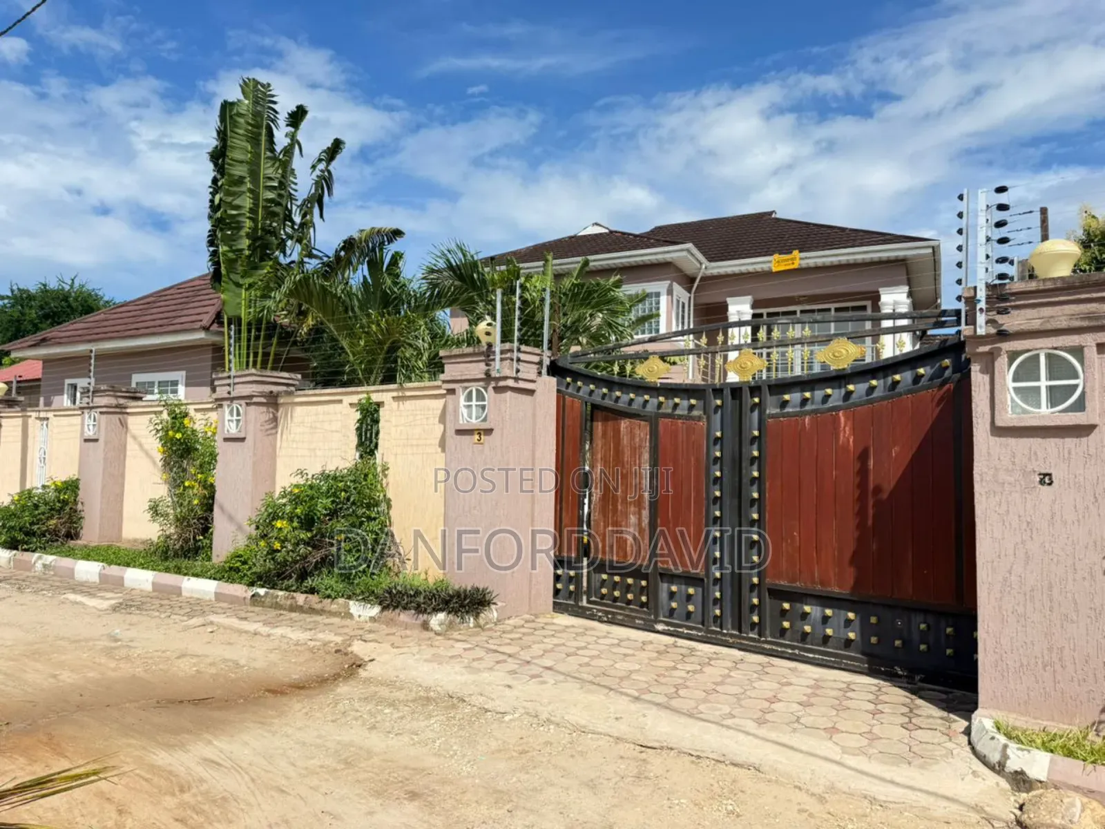 4bdrm Bungalow in Kahwa Real Estate, Kunduchi for rent