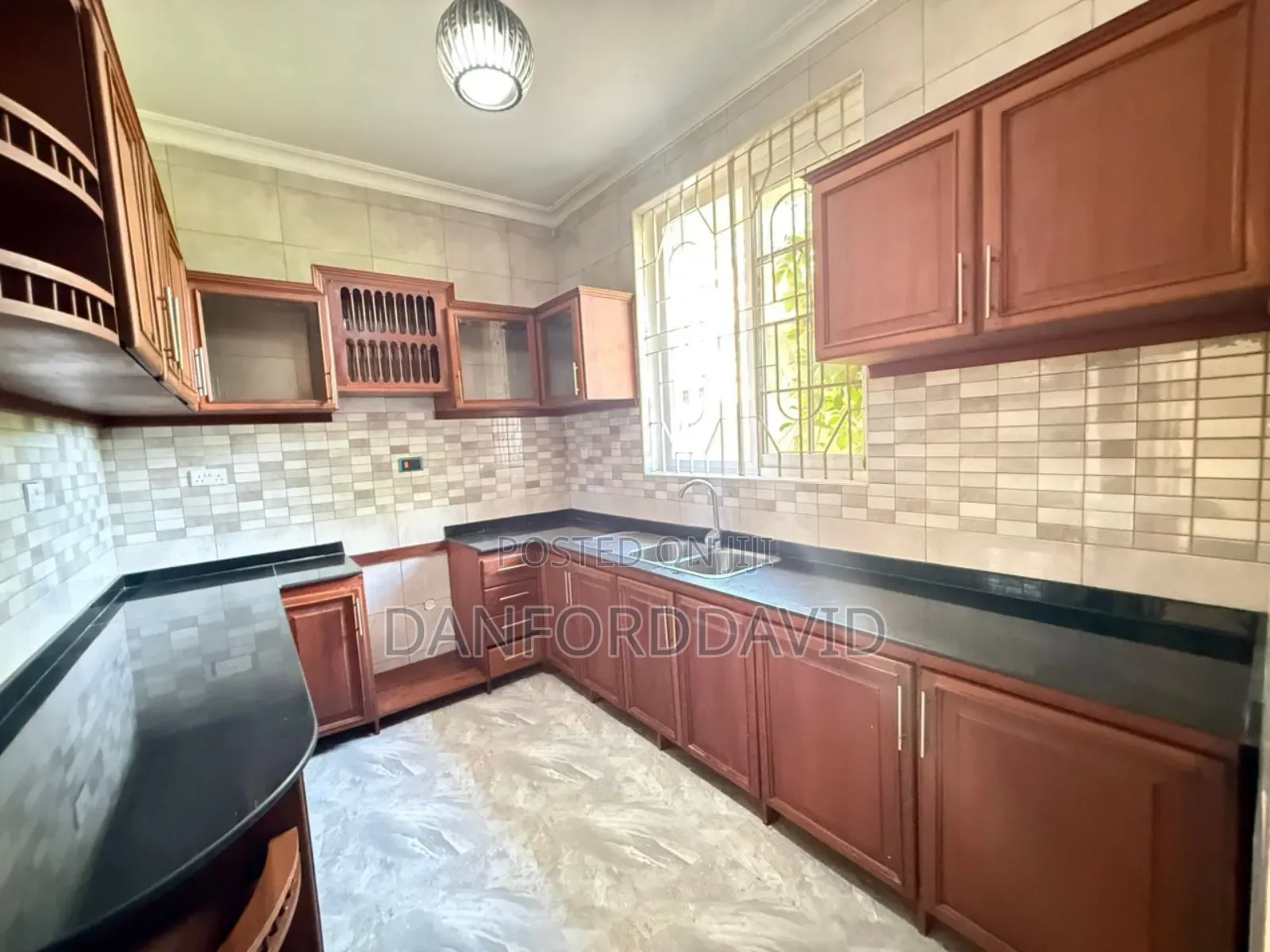 4bdrm Bungalow in Kahwa Real Estate, Kunduchi for rent