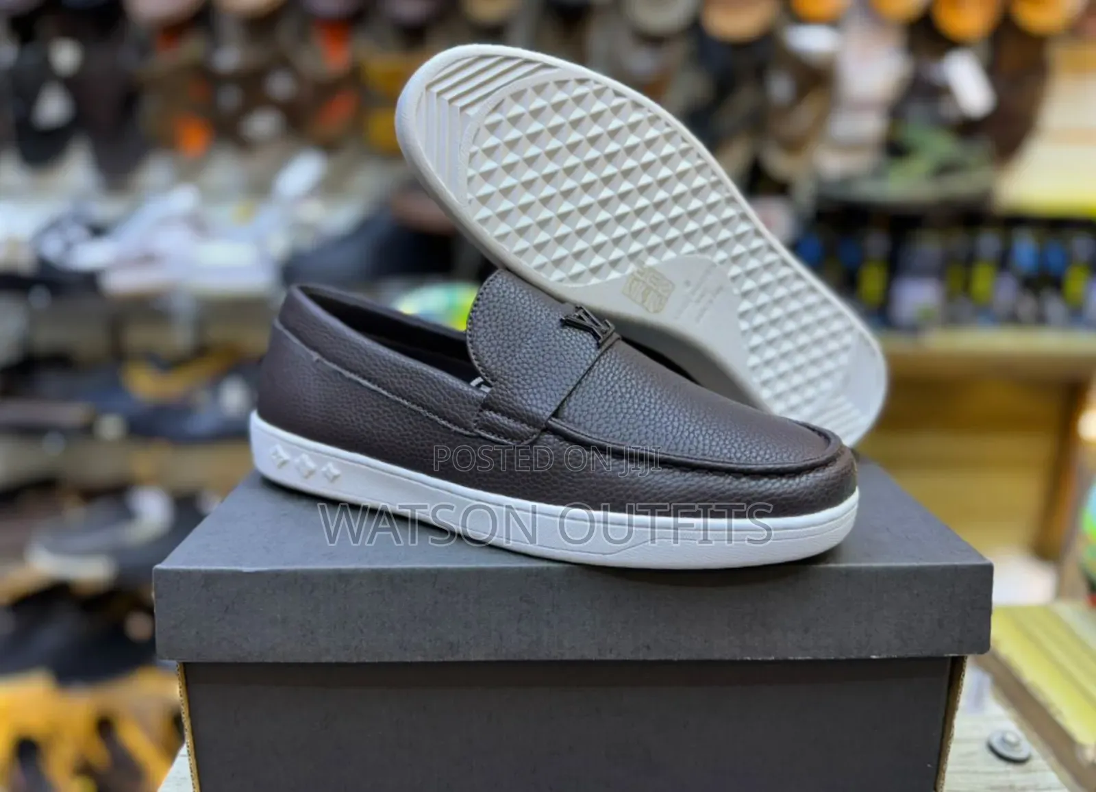 Men's Leather Shoes New and Original Louis Vuitton Brand