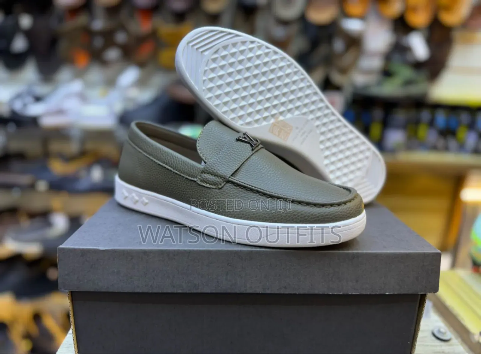 Men's Leather Shoes New and Original Louis Vuitton Brand