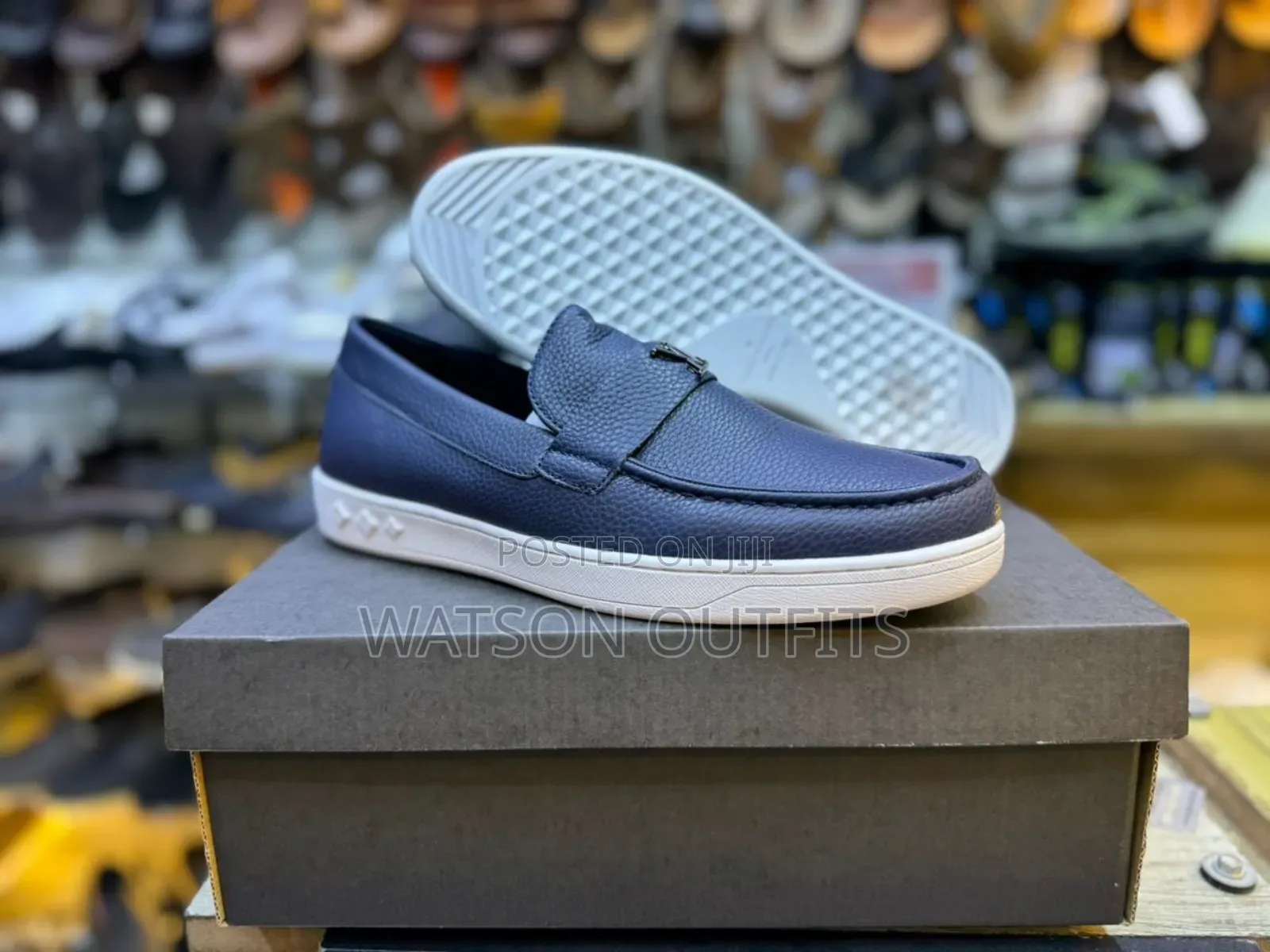Men's Leather Shoes New and Original Louis Vuitton Brand