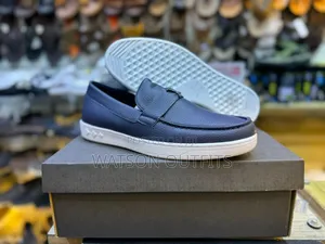 Men's Leather Shoes New and Original Louis Vuitton Brand