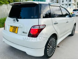 Toyota IST 2005 White
