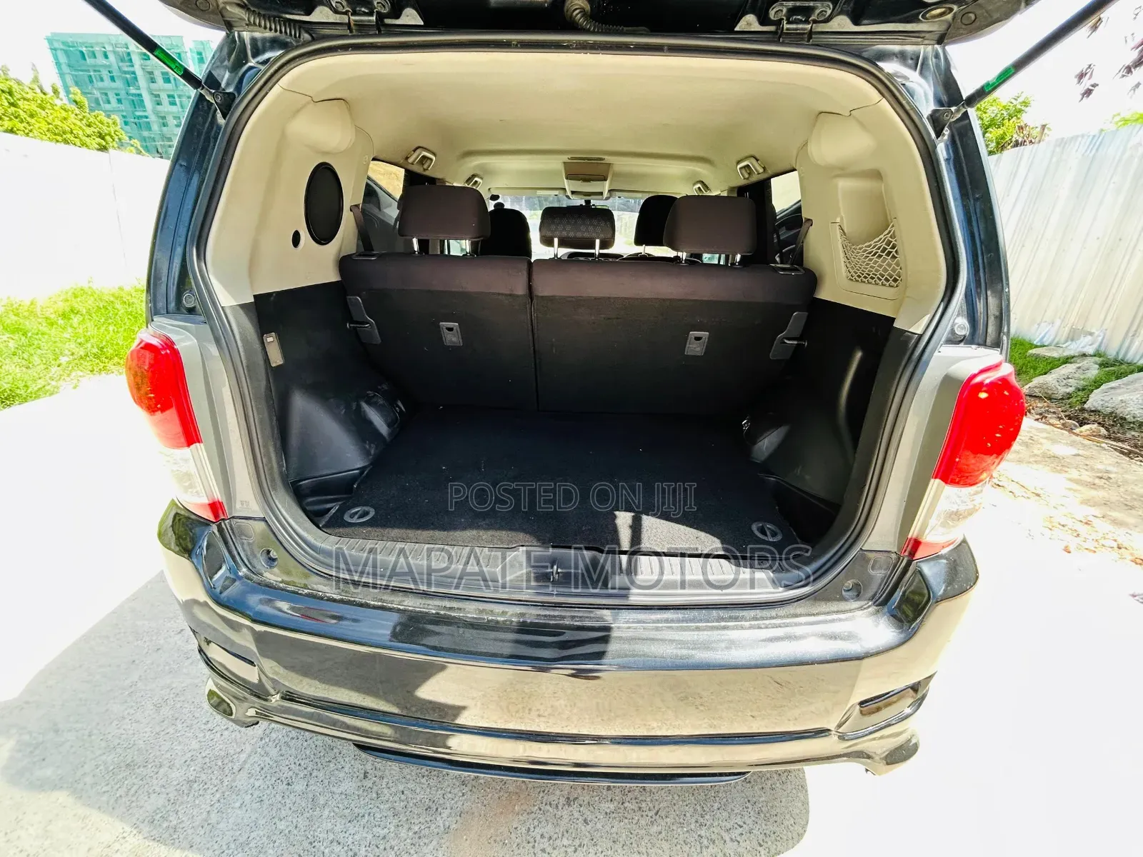 Toyota Corolla Rumion Hatchback 1.5 FWD 2009 Black