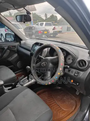 Toyota RAV4 2.0 2005 Gray