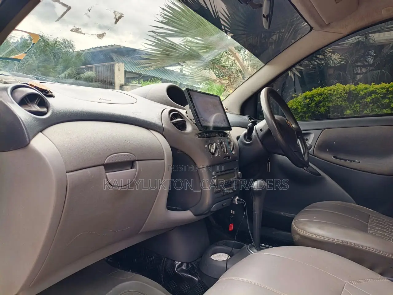 Toyota Vitz 2004 Gold