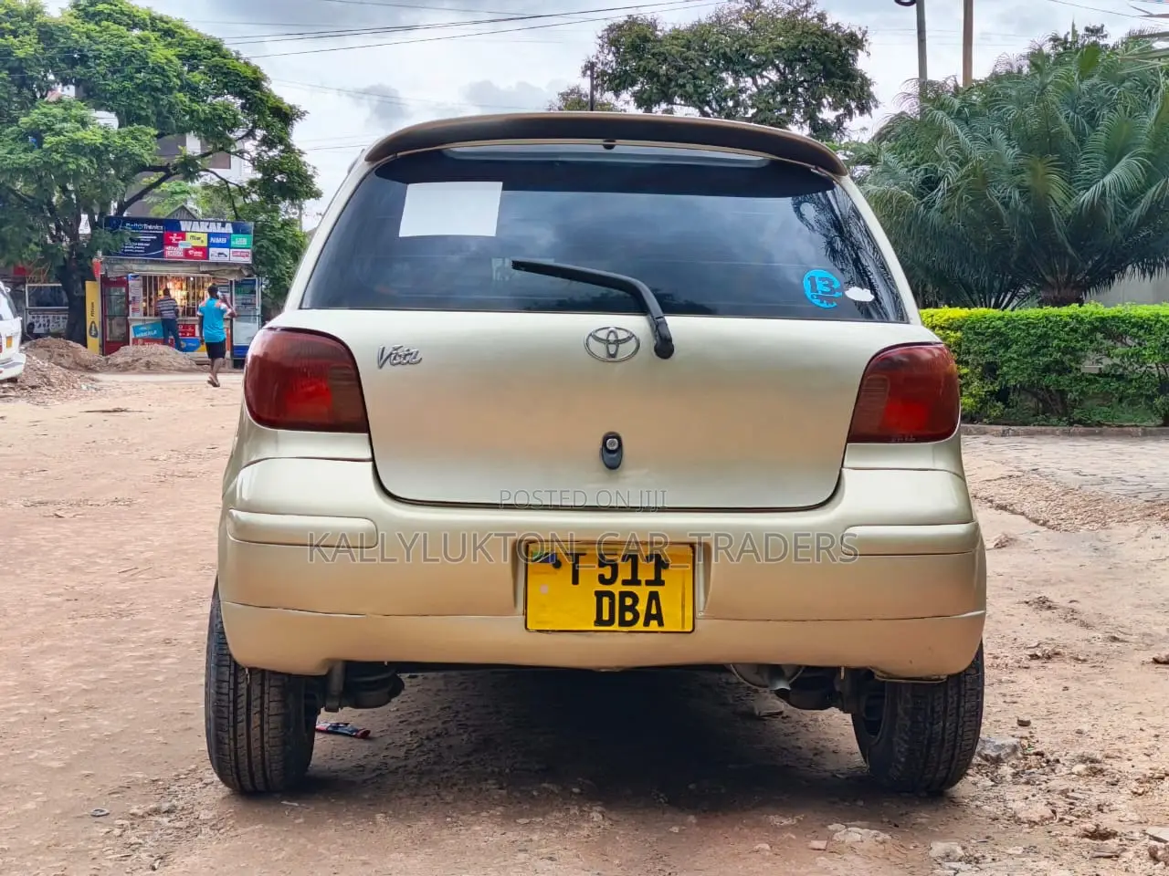 Toyota Vitz 2004 Gold
