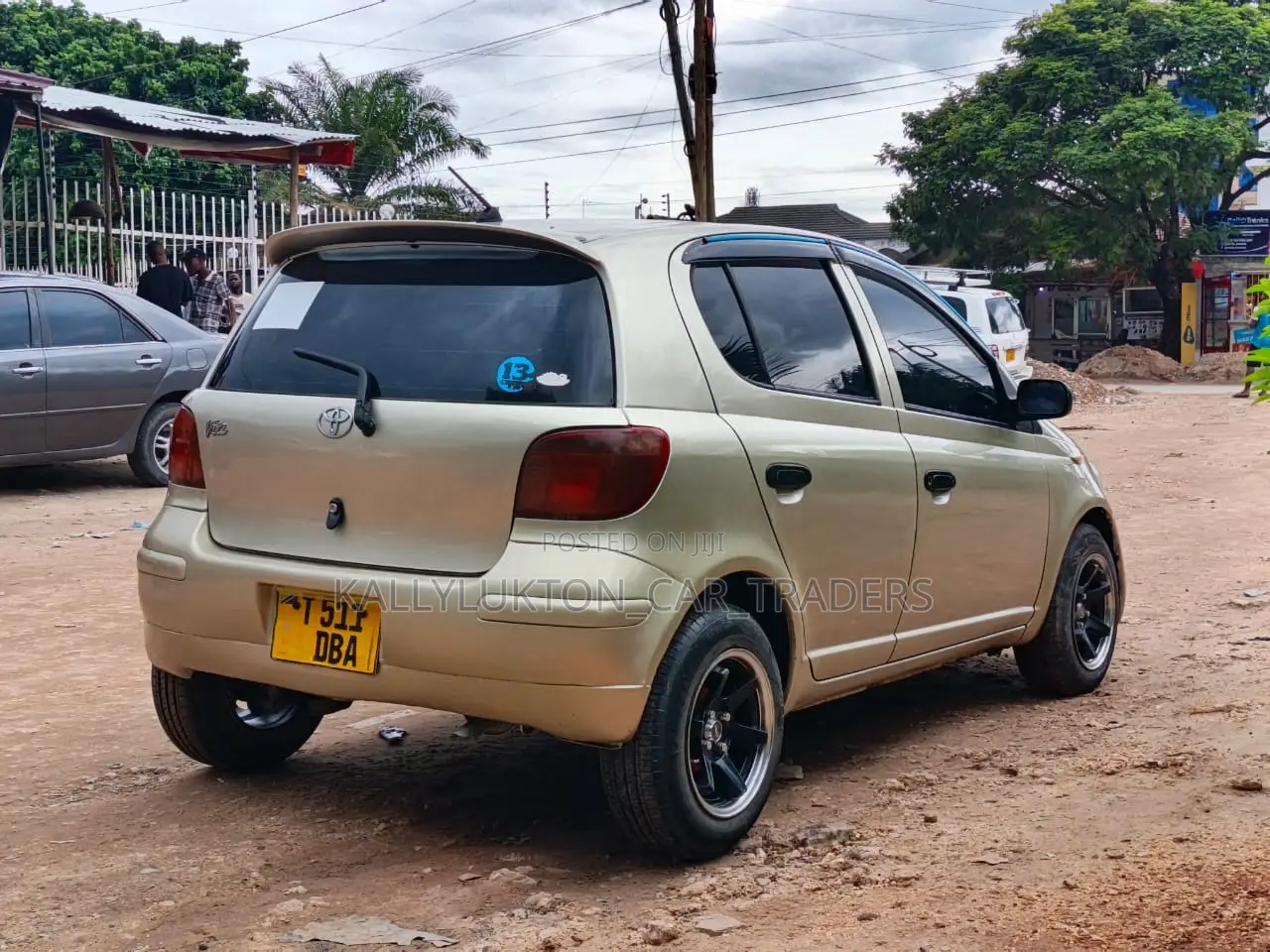 Toyota Vitz 2004 Gold