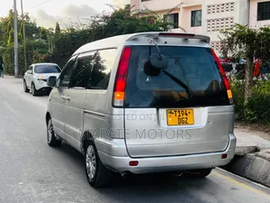 Toyota Noah 2.0 AWD (8 Seater) 2001 Silver