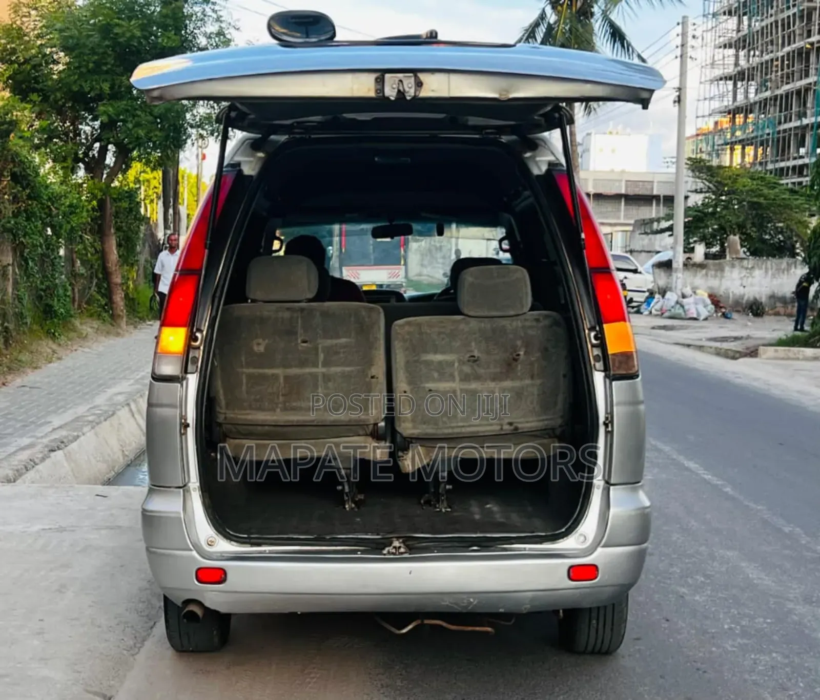 Toyota Noah 2.0 AWD (8 Seater) 2001 Silver
