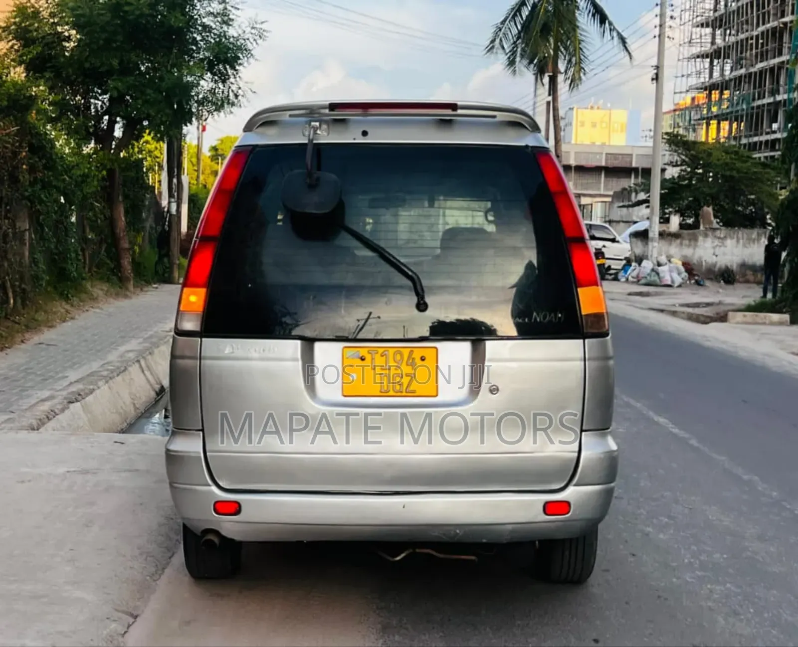 Toyota Noah 2.0 AWD (8 Seater) 2001 Silver