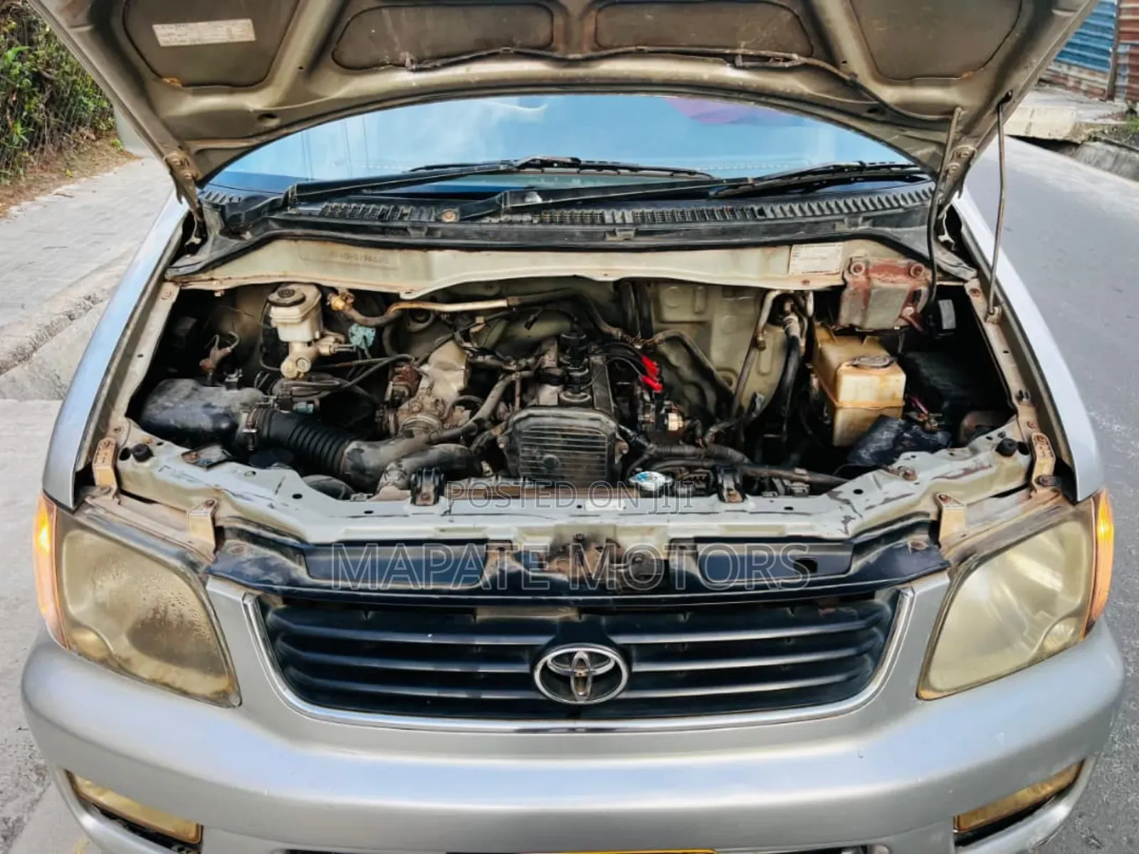 Toyota Noah 2.0 AWD (8 Seater) 2001 Silver