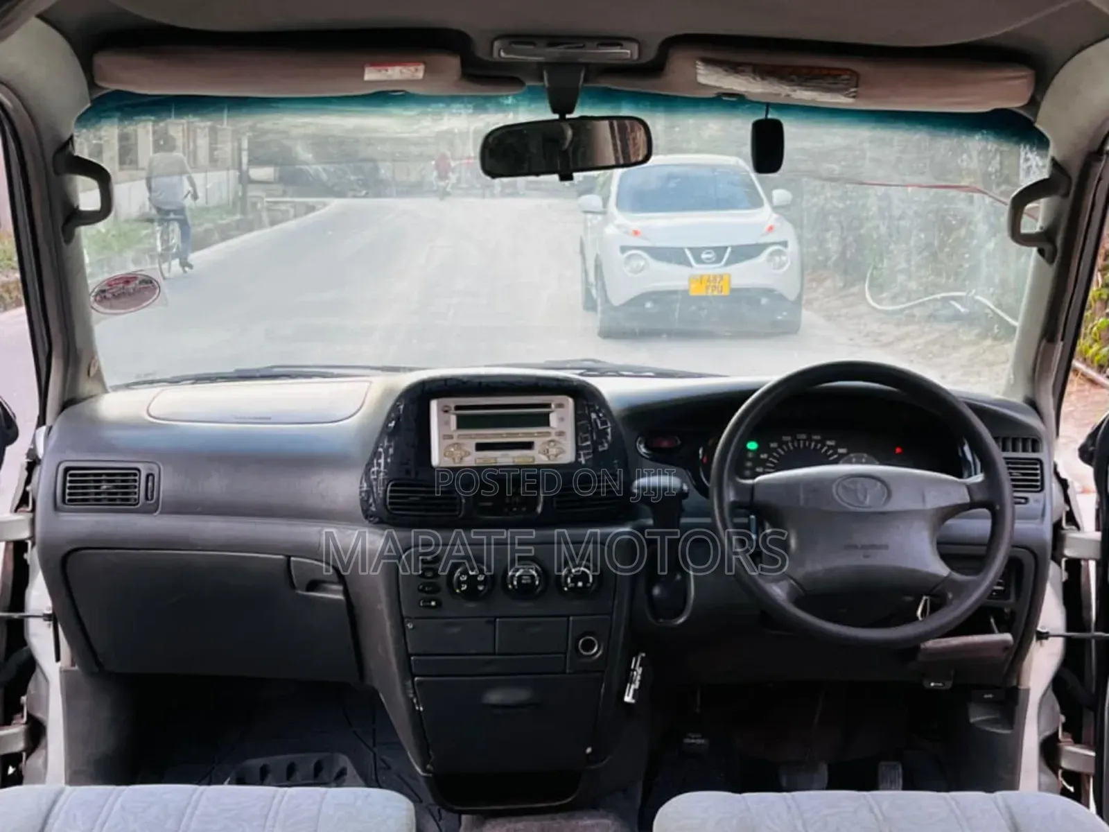 Toyota Noah 2.0 AWD (8 Seater) 2001 Silver