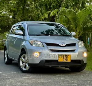 Toyota IST 2008 Silver