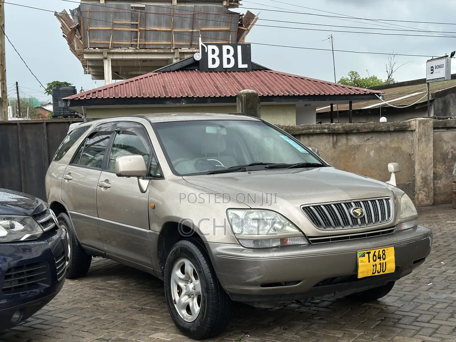 Toyota Harrier 2001 Gold