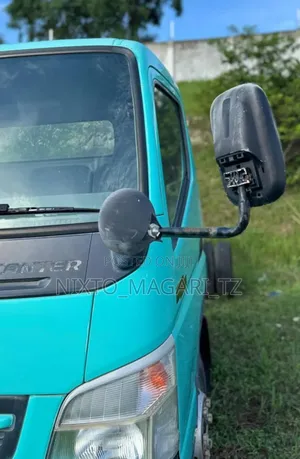 Mitsubishi Fuso 6d61 2004 Blue