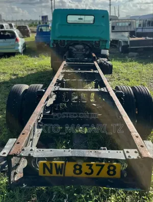 Mitsubishi Fuso 6d61 2004 Blue