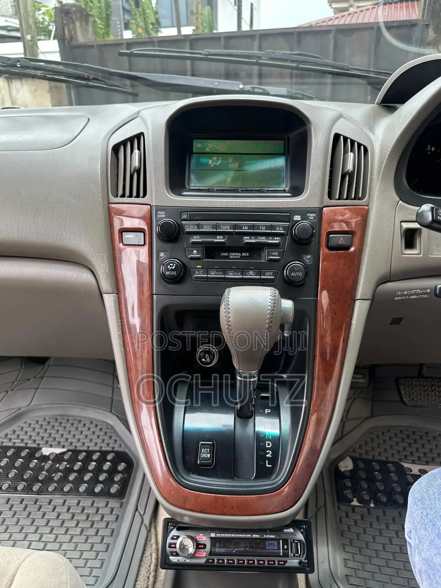 Toyota Harrier 2001 Gold