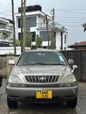 Toyota Harrier 2001 Gold