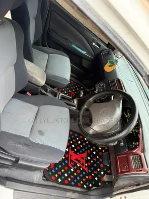 Toyota Carina 2000 White