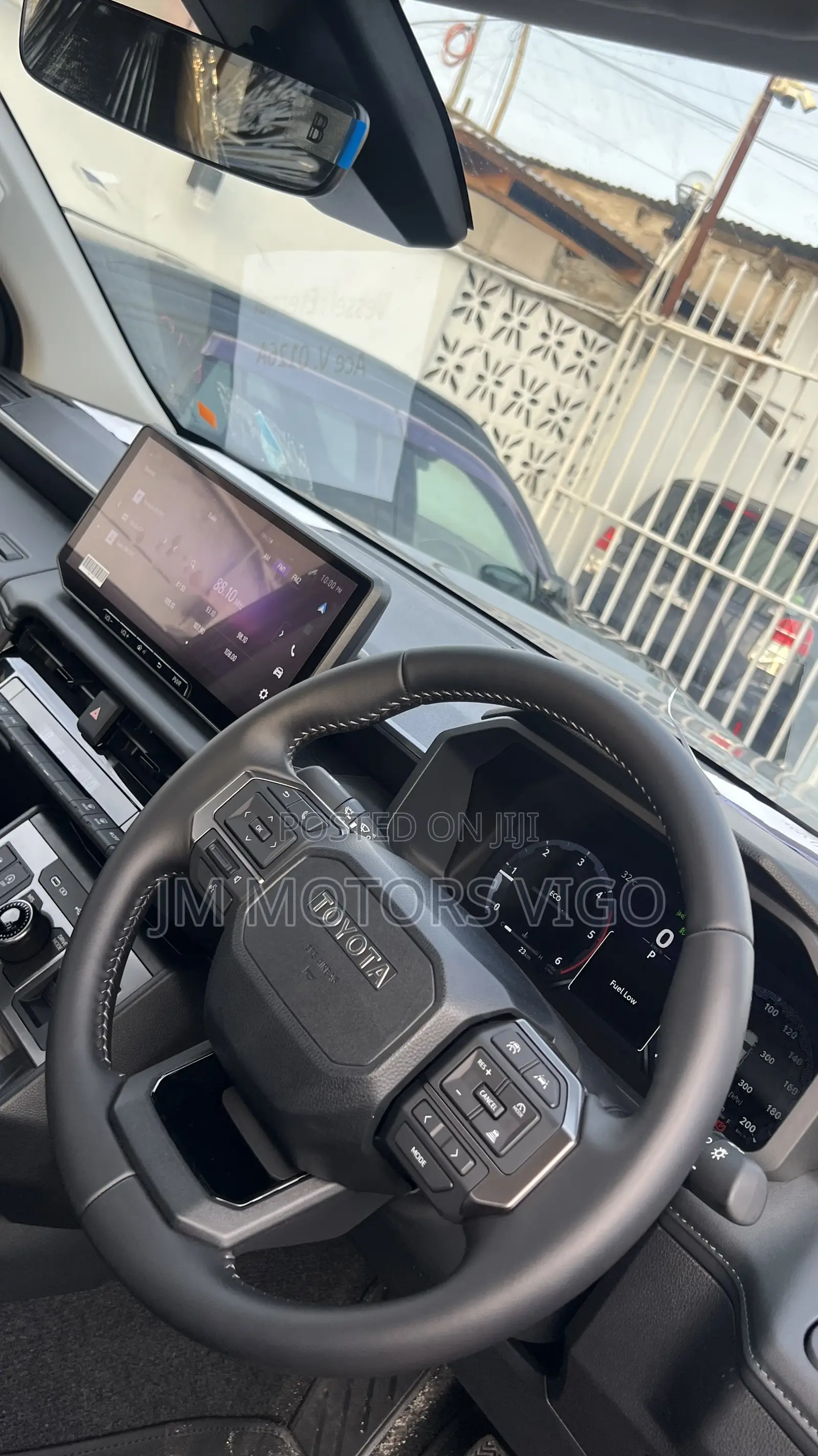 New Toyota Hilux 2025 Gray