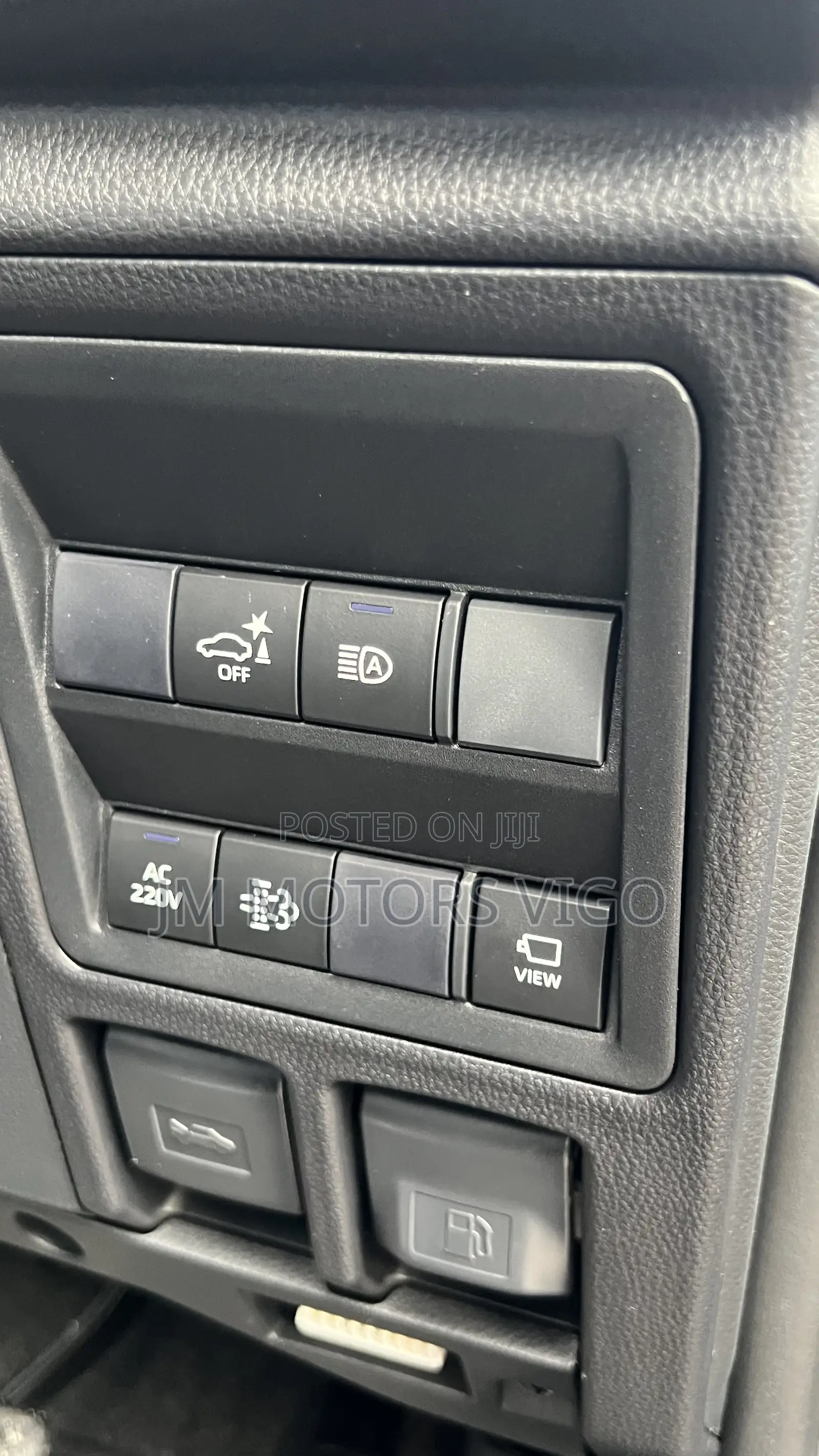 New Toyota Hilux 2025 Gray