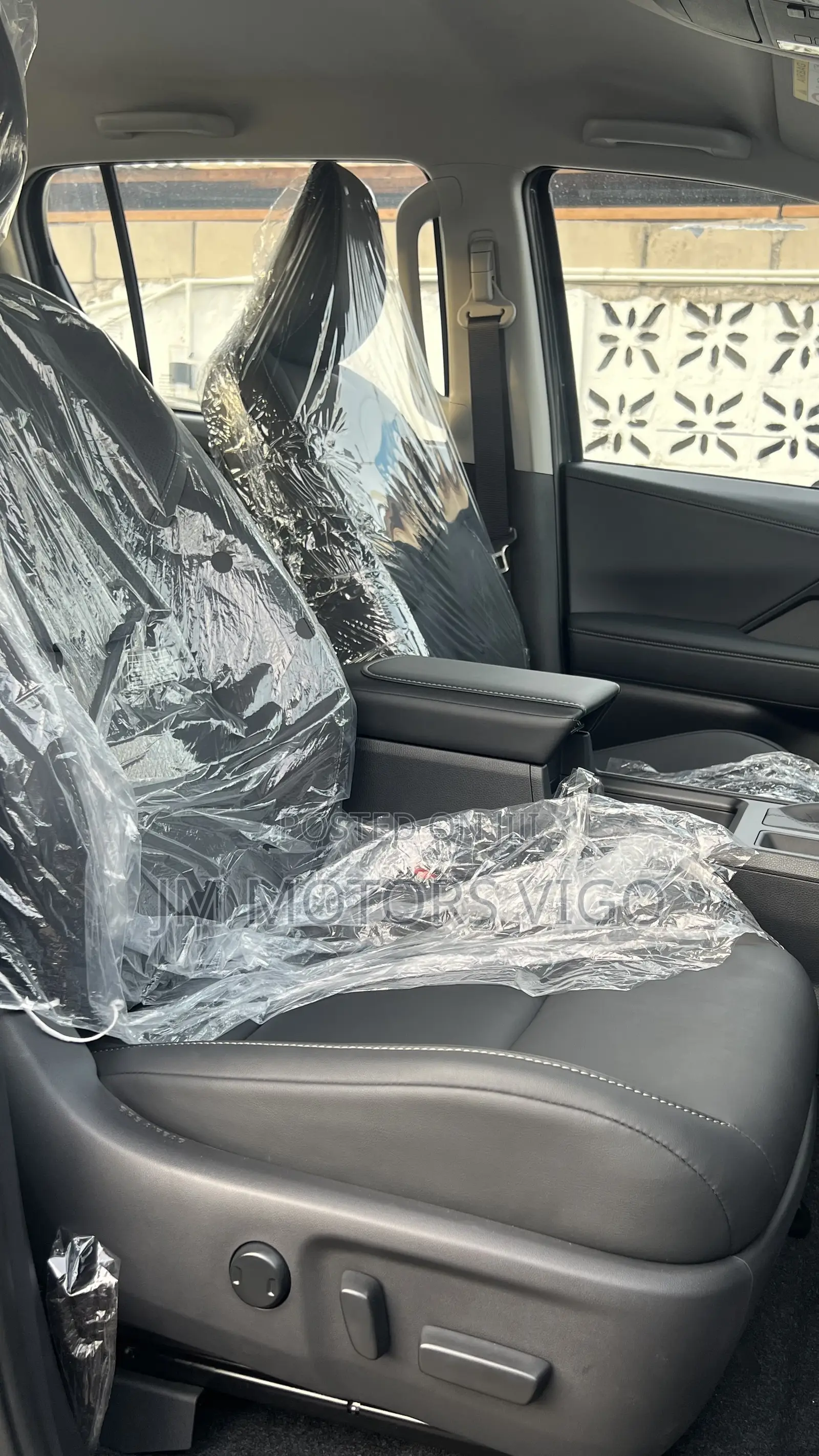 New Toyota Hilux 2025 Gray