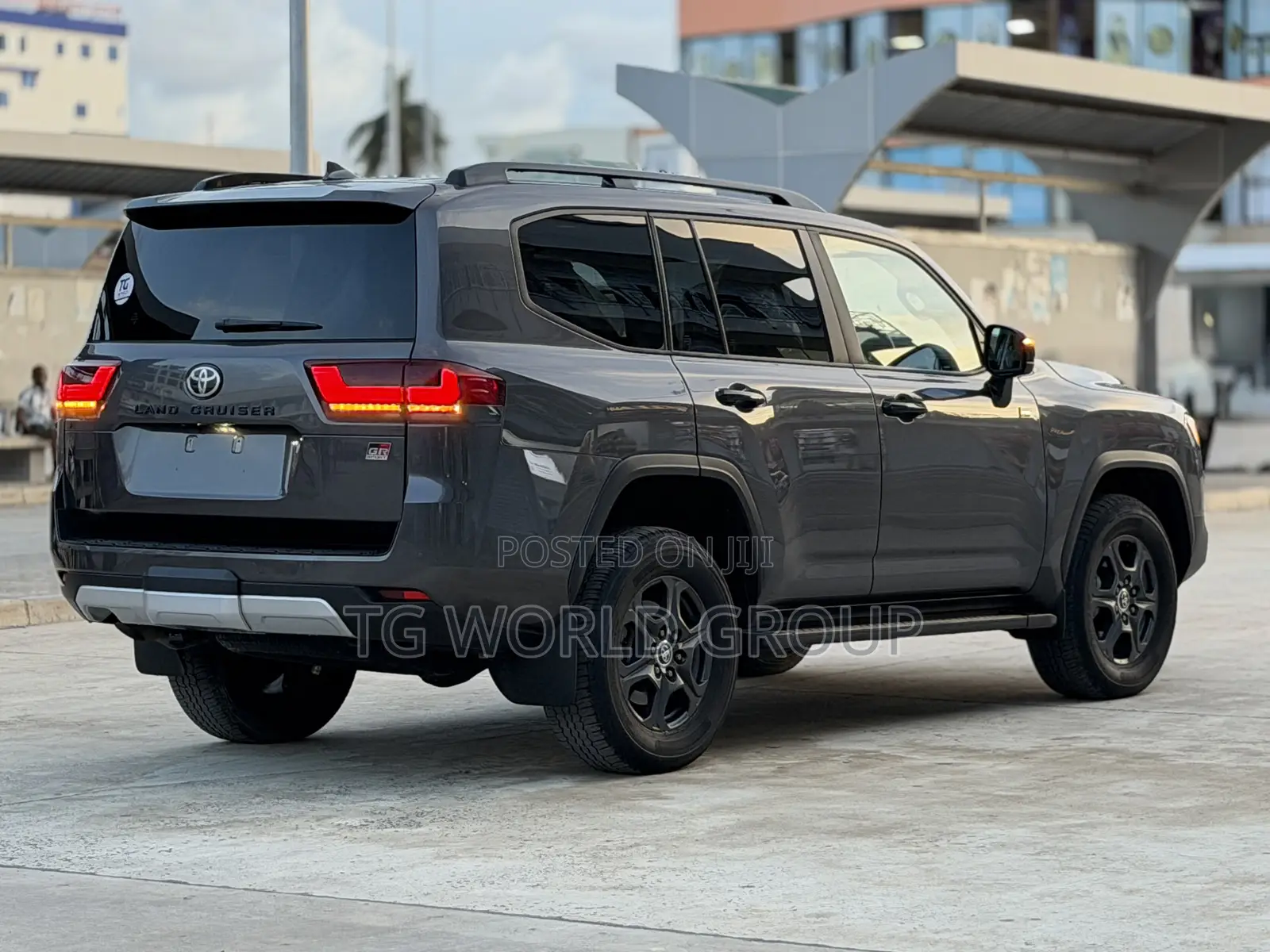 Toyota Land Cruiser LC300 2024 Gray