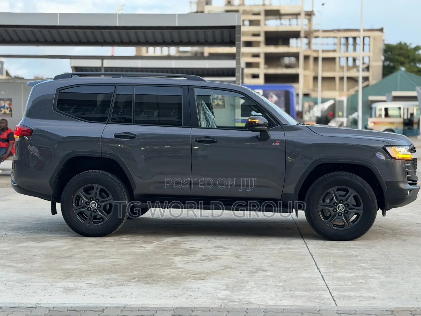 Toyota Land Cruiser LC300 2024 Gray