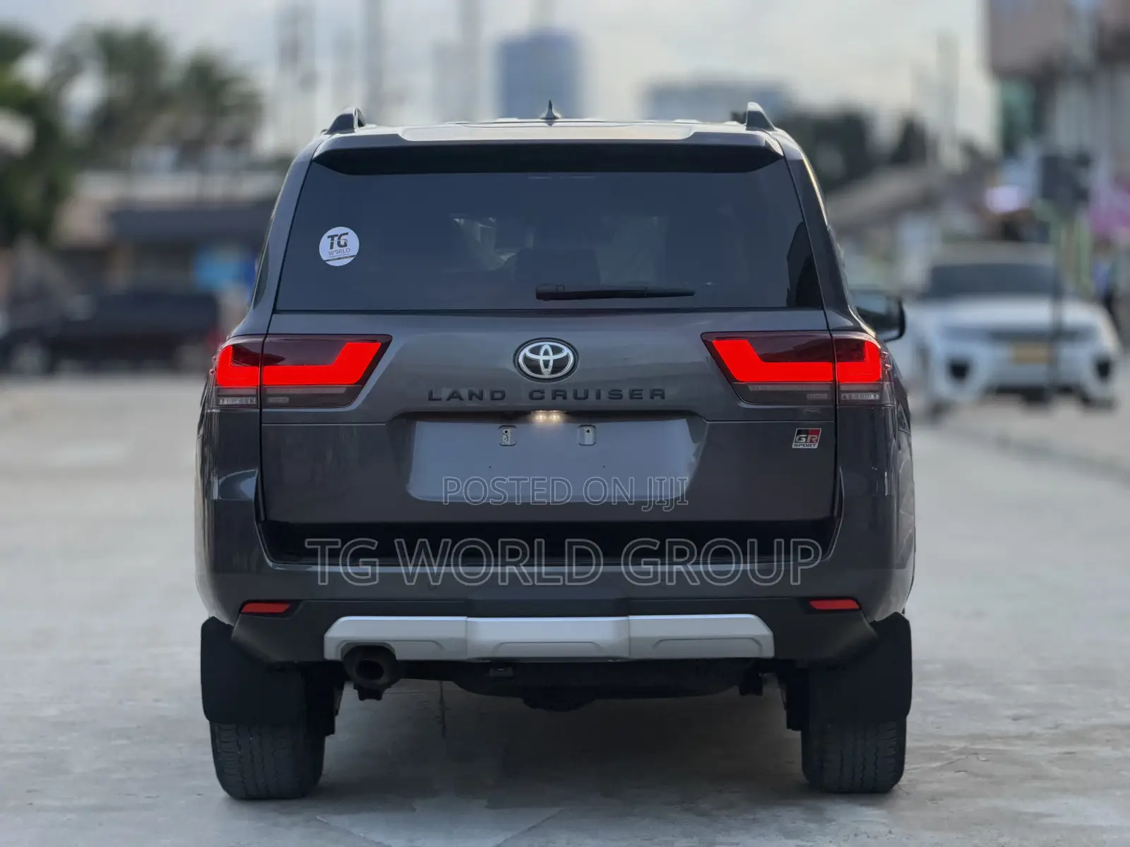 Toyota Land Cruiser LC300 2024 Gray