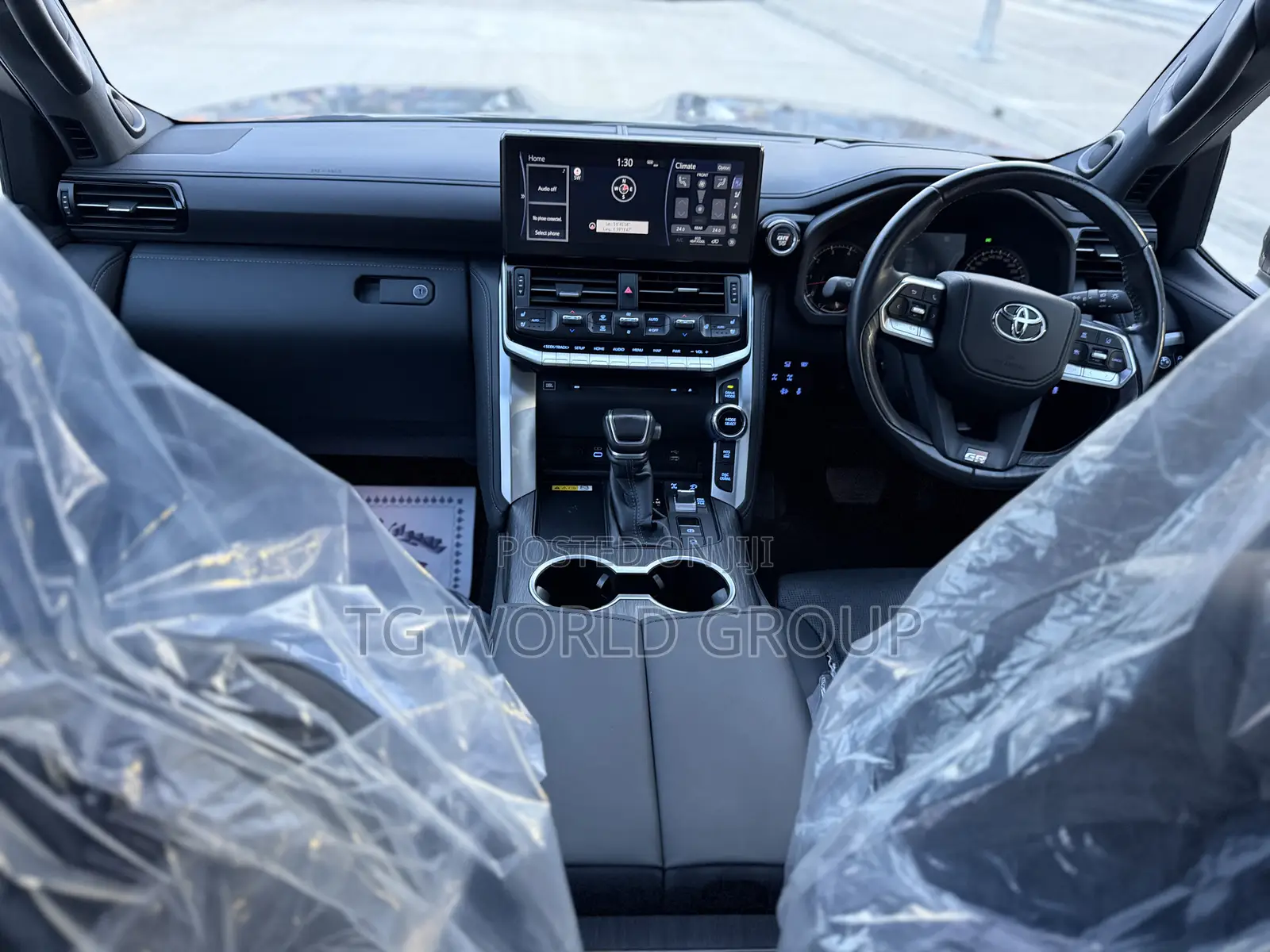 Toyota Land Cruiser LC300 2024 Gray