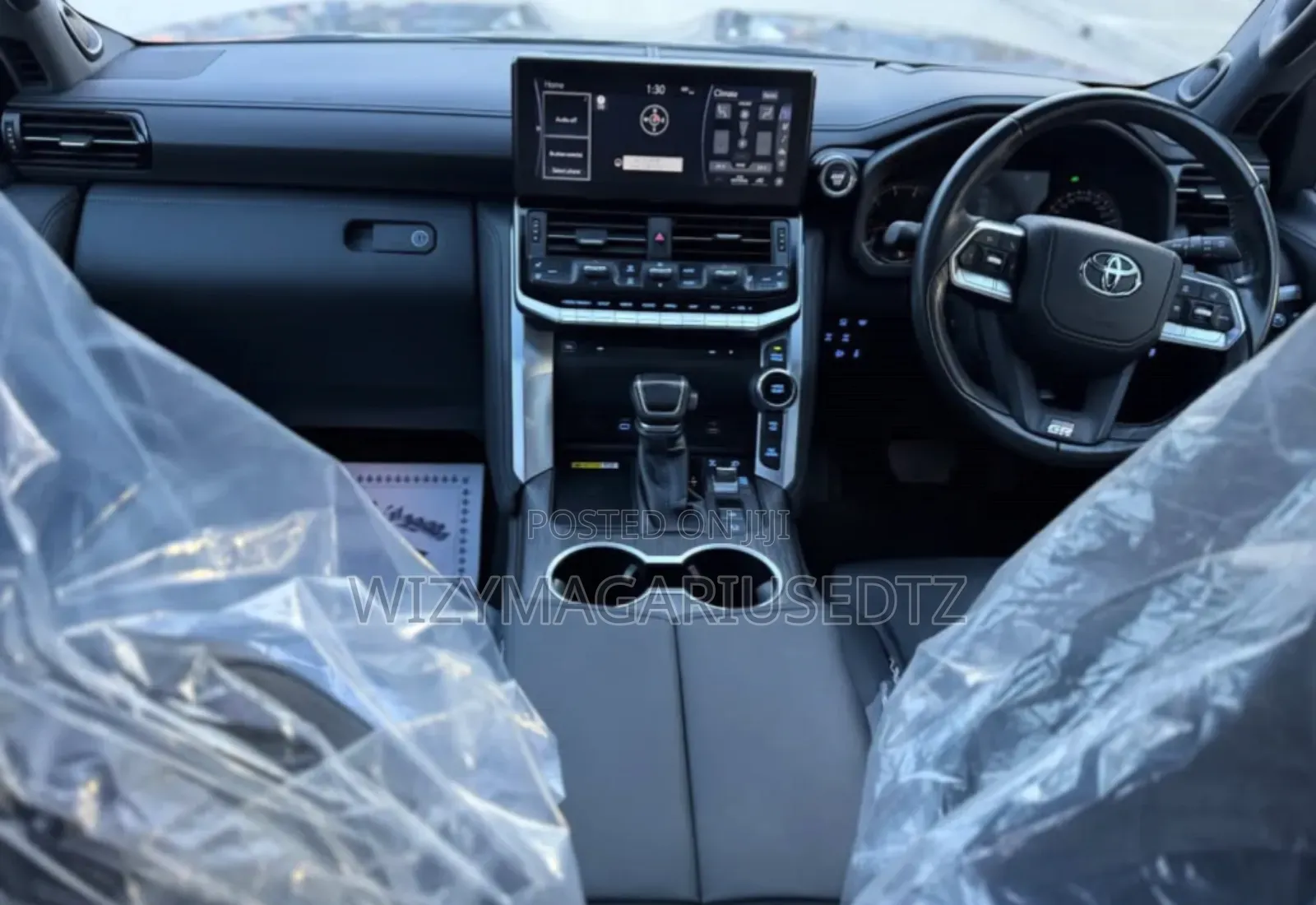 Toyota Land Cruiser LC300 2025 Gray