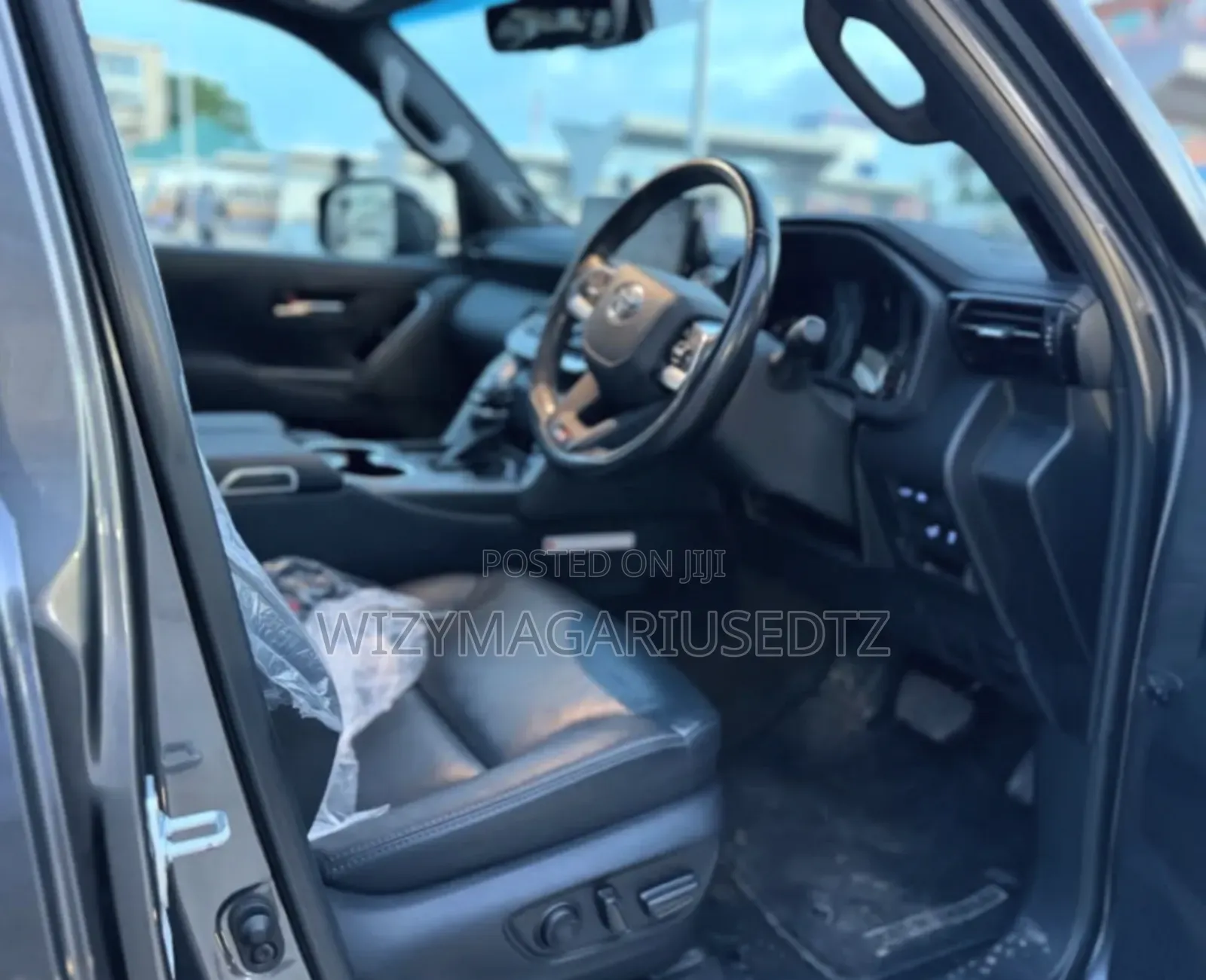 Toyota Land Cruiser LC300 2025 Gray